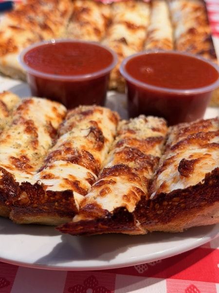 Breadsticks! (and marinara)